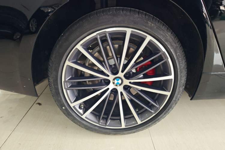 Used BMW 5 Series 2023 530Li Leading Model M Sport Package Right Rear Wheel Hub