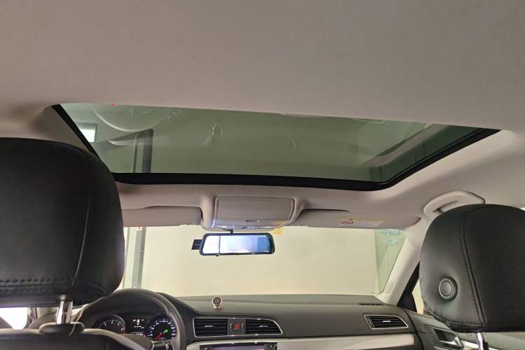 Used Volkswagen Lamando 2015 230TSI DSG Fashion Edition Headliner