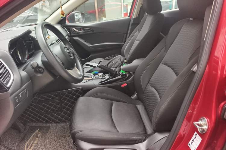 Used Mazda 3 Axela 2016 Sedan 1.5L Automatic Luxury Model