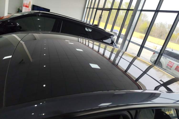 Used Tesla Model Y 2024 Rear-Wheel-Drive Version Roof