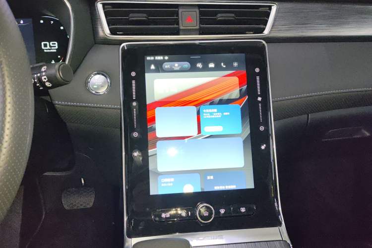 Used Roewe RX5 2025 PLUS 330TGI Automatic Trendsetting Smart Edition Audio And AC Panel