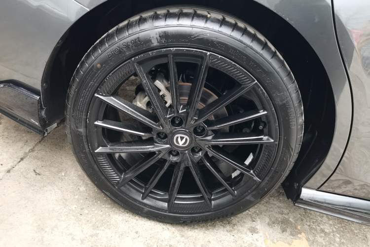 Used CHANGAN UNI-V 2023 1.5T Sport Edition
