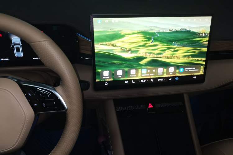 Used Hima AITO M7 2024 1.5T Rear-Drive Plus Version 5 Seats Audio And AC Panel