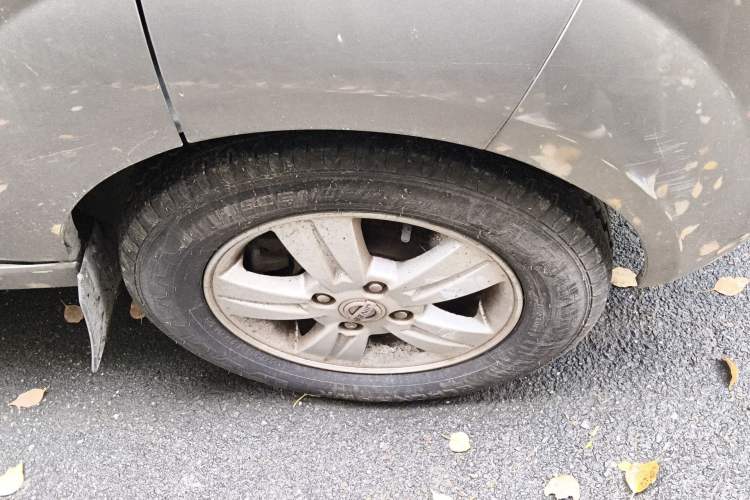 Used Jinbei New Hiace X30L 2018 1.5L Wealth Edition DLCG14 Right Front Wheel Hub