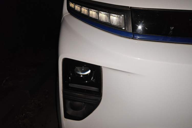 Used Farizon Xingxiang V 2024 Star Enjoy V6E Feature Edition Zhixin 46.08 kWh Right Front Headlight