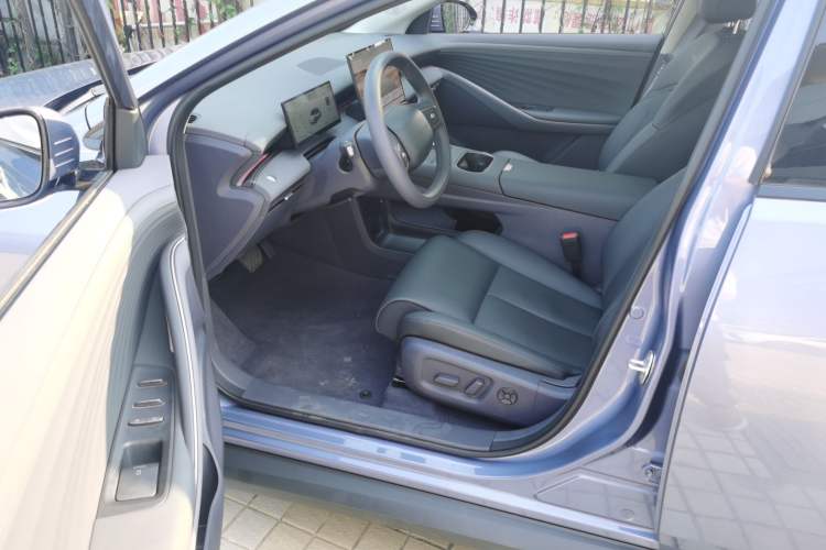 Used Nissan N6 2026 Model 180 Max Driver Seat