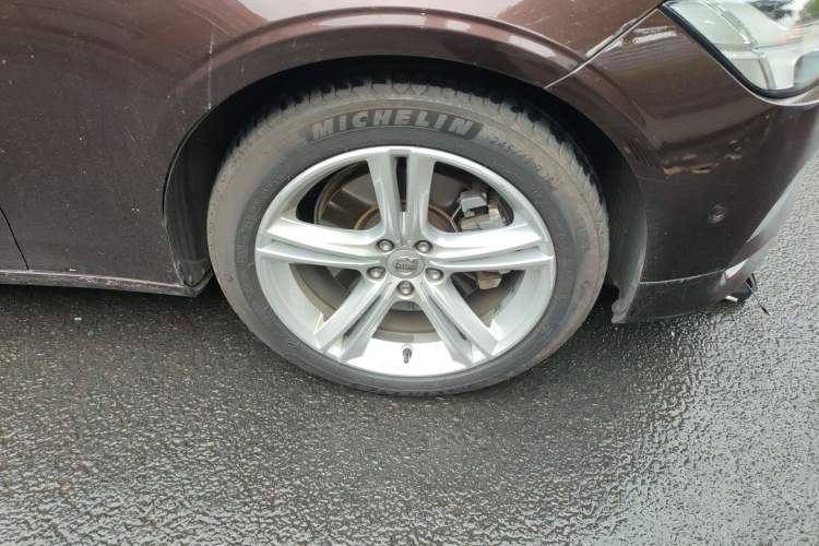 Used Volvo S90 2018 T4 Zhiyuan Edition Right Front Wheel Hub