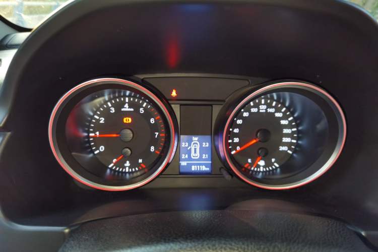 Used Haval H6 2015 Revised Version Sport Edition 1.5T Manual Transmission Two-Wheel Drive Elite Grade Instrument Cluster