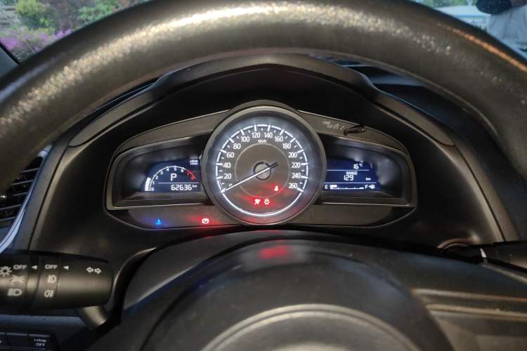 Used Mazda 3 Axela 2017 Sedan 1.5L Automatic Luxury Model Emission Standard China V