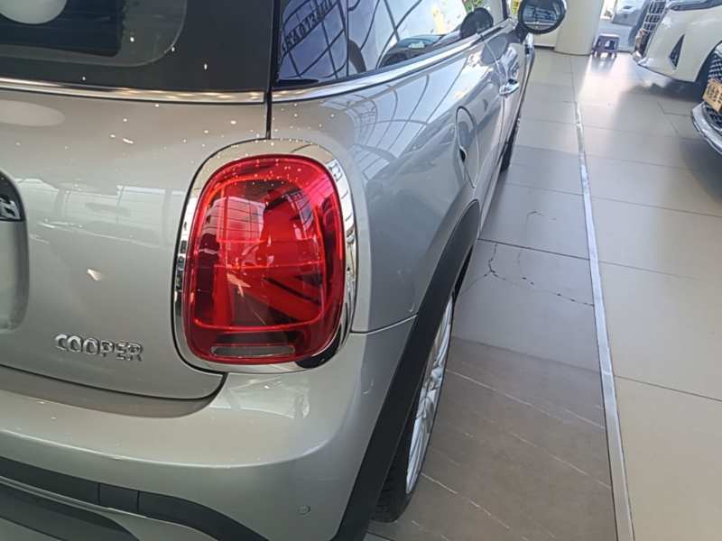 Used MINI 2023 Updated 1.5T COOPER Artist — 7