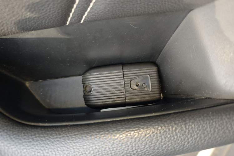 Used Roewe RX5 2019 20T Two-Wheel Drive Automatic 4G Connected Platinum Edition