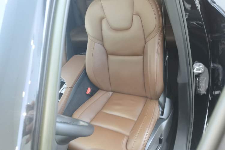 Used Volvo XC90 2023 B6 Zhiya Luxury 7-Seater