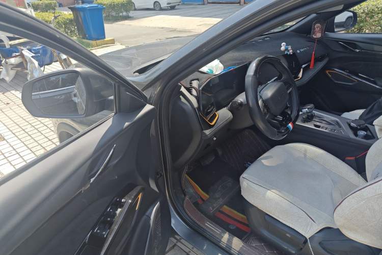 Used CHANGAN OSHAN X5 PLUS 2023 Revised 1.5T DCT Pioneer Edition
