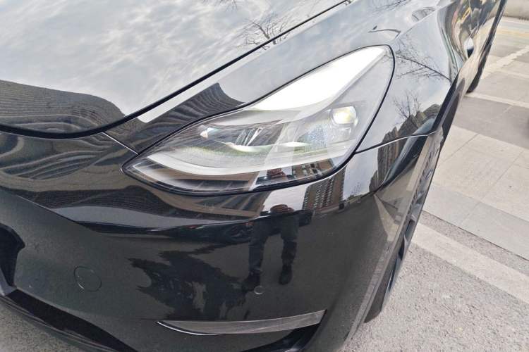 Used Tesla Model Y 2022 Long-Range All-Wheel-Drive Version