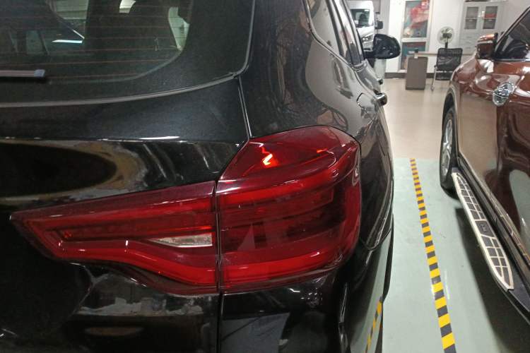 Used BMW X3 2018 xDrive28i M Sport Package China VI Right Rear Taillight