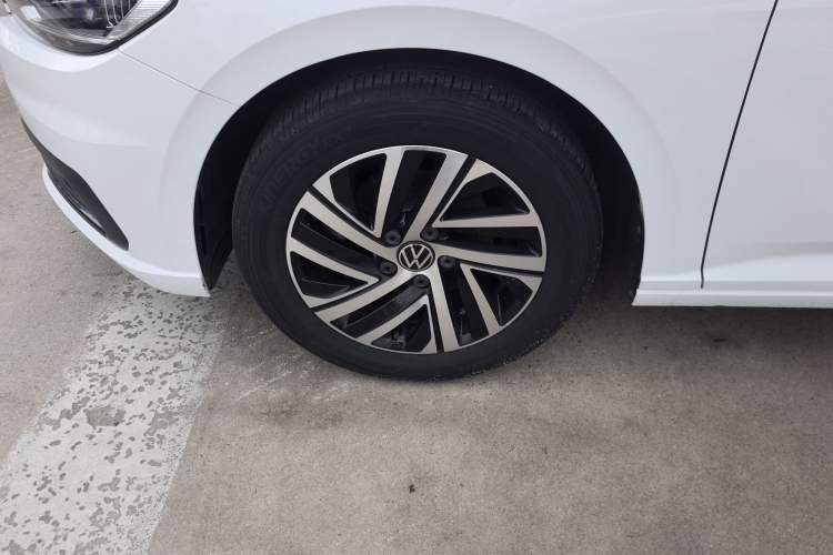 Used Volkswagen Lavida 2022 1.5L Automatic Vision Edition Left Front Wheel Hub