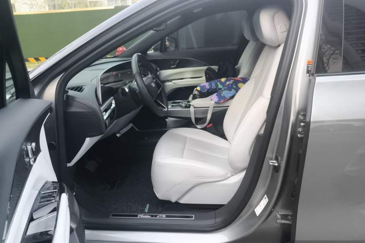 Used Cadillac LYRIQ 2022 Rear-Drive Long-Range Luxury Edition