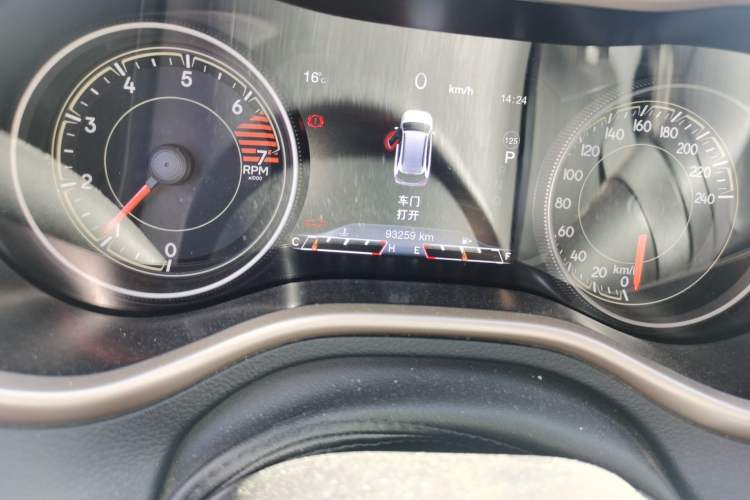 Used Jeep Cherokee 2017 2.4L Professional Smart Edition Odometer Close Up