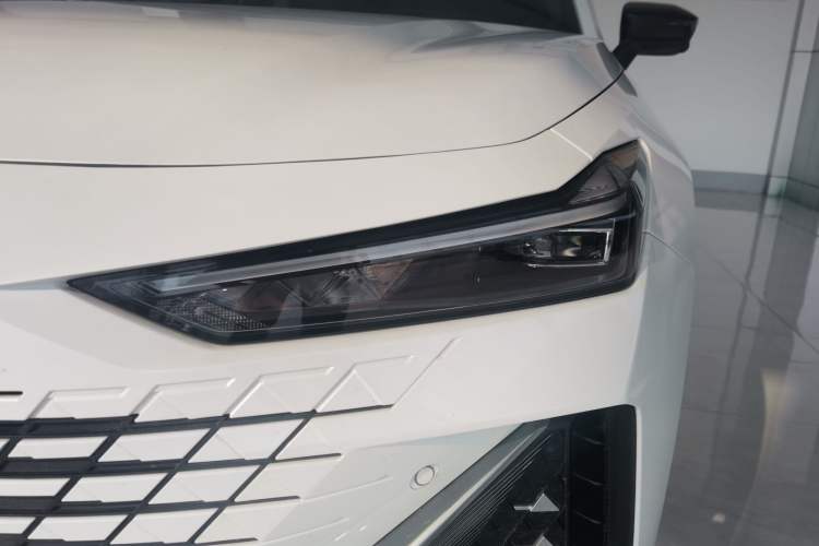 Used CHANGAN UNI-V 2023 1.5T Premium Model
