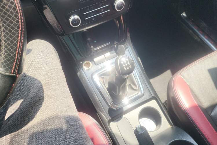 Used HYOSOW S3 2014 1.5L Luxury Version China IV Emission Standard