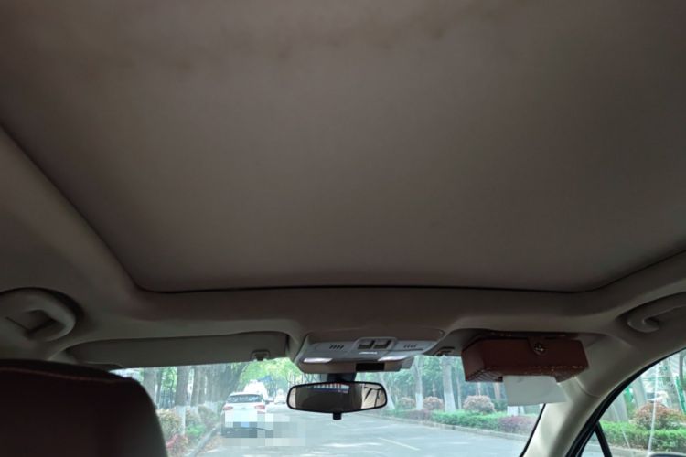 Used Buick Envision 2015 20T Two-Wheel-Drive Elite Model Headliner