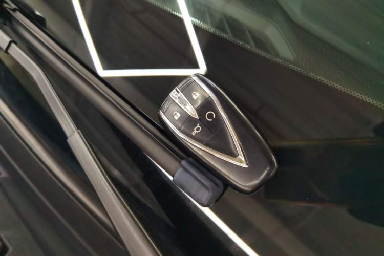 Used Changan UNI-V 2022 1.5T Prestige Version