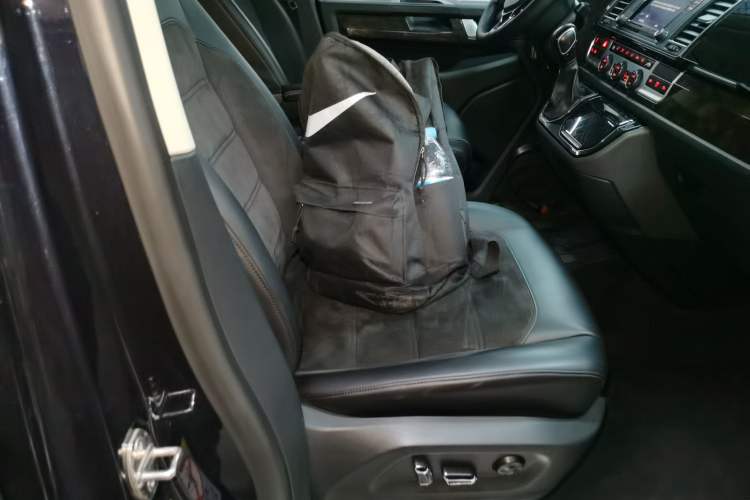 Used Volkswagen Multivan 2018 2.0 TSI Two-Wheel-Drive Luxury Edition 7 Seats