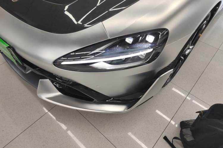 Used Xiaomi Auto SU7 2024 Rear-Drive Standard Founder Edition
