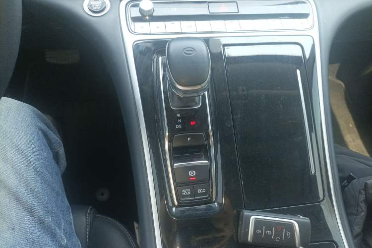 Used GAC Trumpchi M8 2023 Lingxiu Series 390T Deluxe Edition Gear Lever