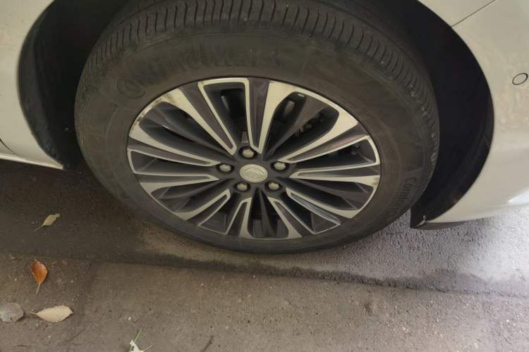 Used Buick GL8 2020 ES Land Cruiser 653T Luxury Model Right Front Wheel Hub