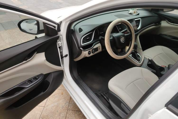 Used Buick GT 2019 15T Dual-Clutch Advanced Version China VI Standard Driver Seat