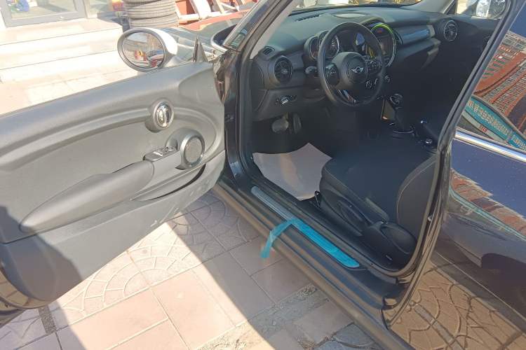 Used MINI MINI 2014 1.5T COOPER Fun
