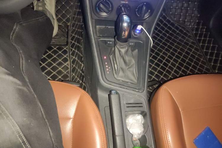 Used Volkswagen Lavida 2018 Classic 1.5L Automatic Fashion Edition China VI Standard Gear Lever