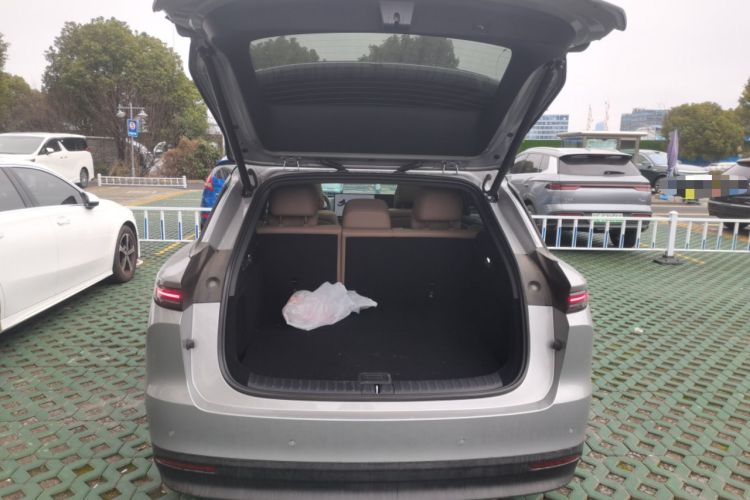 Used Li Auto Li Auto i6 2025 Model Two-Wheel-Drive Standard Type
