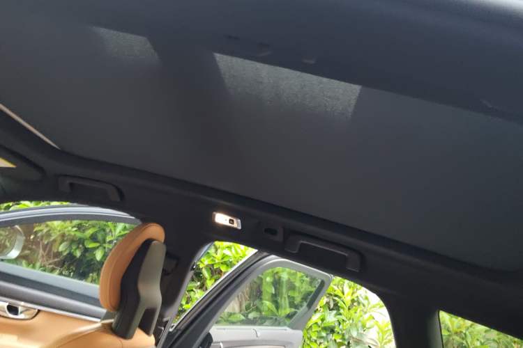 Used Volvo V90 2017 Cross Country T5 AWD Smart Range Edition