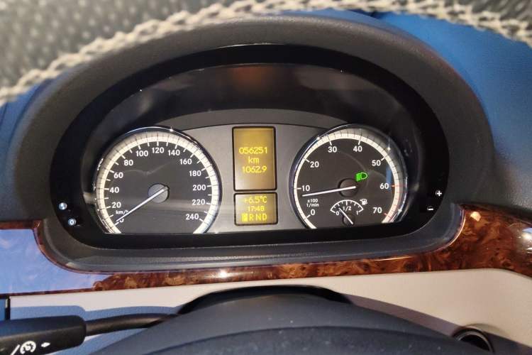 Used Mercedes-Benz Viano 2013 3.0L Navigator Edition