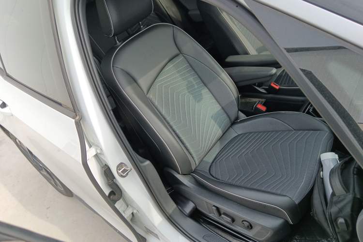 Used Volkswagen ID.3 2025 Smart Model Outstanding Oxygen Edition