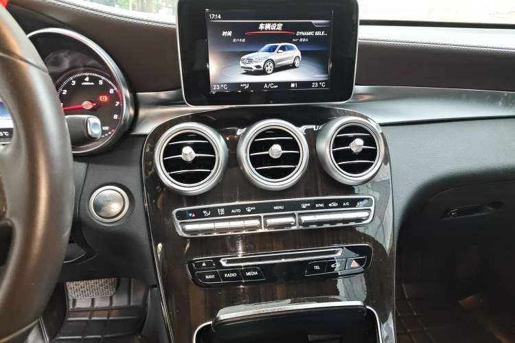 Used Mercedes-Benz GLC 2017 GLC 260 4MATIC Luxury Model