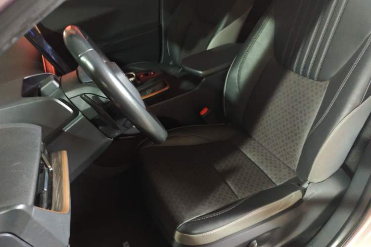 Used Toyota bZ3 2023 616 km Long-Range Premium
