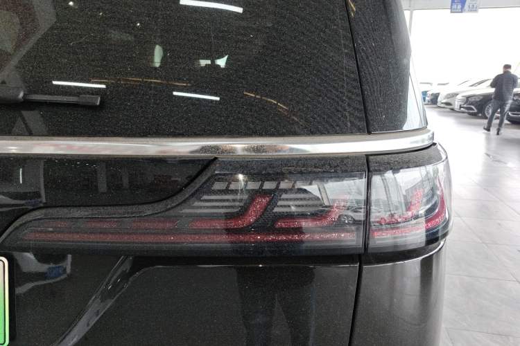 Used VOYAH Dream 2025 PHEV Four-Wheel-Drive Flagship Kunpeng Edition Exterior 3