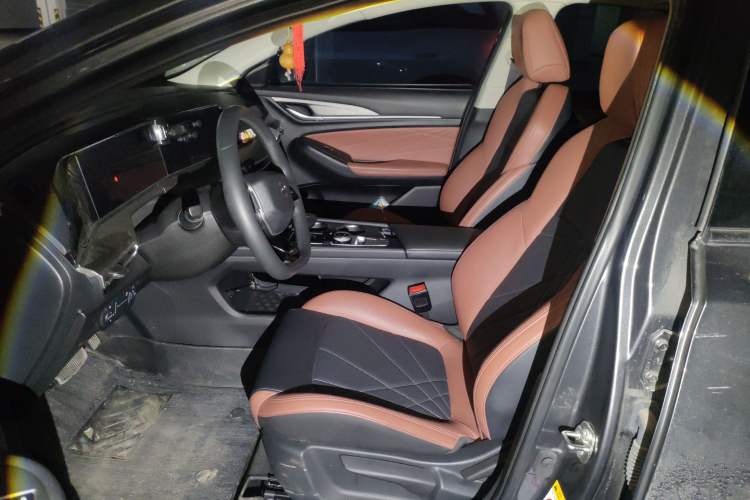 Used CHANGAN Eado 2023 Changan Edition PLUS Blue Whale NE 1.4T GDI DCT Prestige Version
