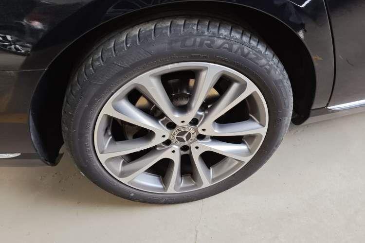 Used Mercedes-Benz E-Class 2016 E 300 L Stylish Model Right Rear Wheel Hub