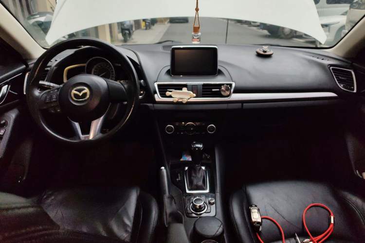 Used Mazda 3 Axela 2014 Sedan 1.5L Automatic Luxury Model