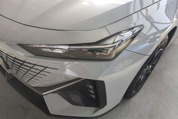 Used Changan UNI-V iDD 2023 ZhiDian iDD 1.5T 113km ZhiKu Model
