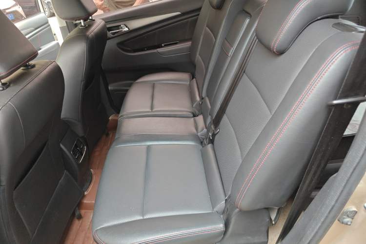 Used CHANGAN KAICHENG Oushang A600 2016 1.5L Manual Luxury 7-Seater Left Rear Seat