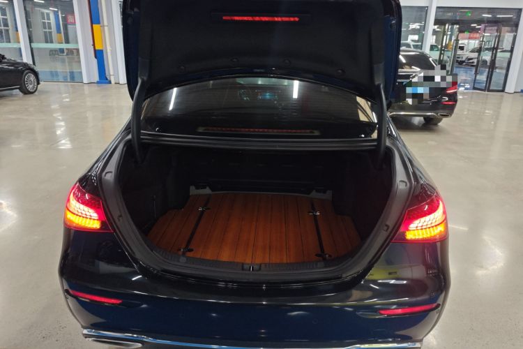 Used Mercedes-Benz E-Class 2023 Facelift E 260 L Trunk