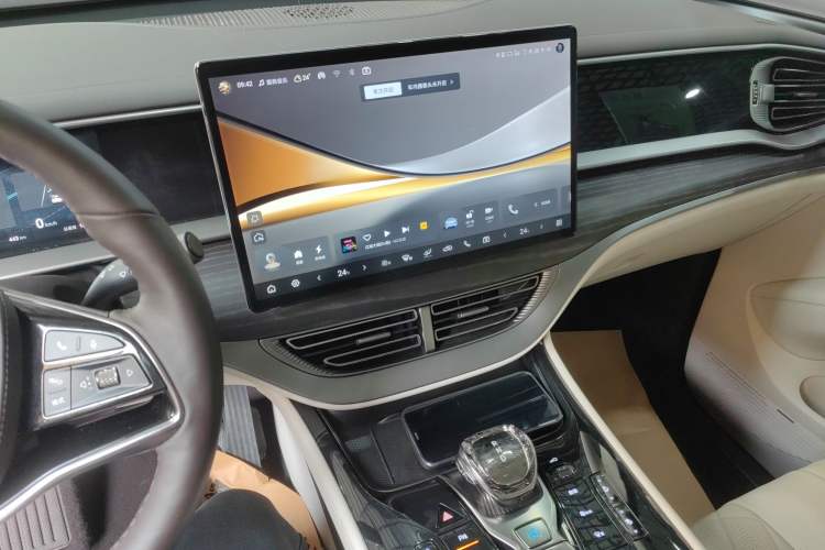 Used Denza D9 2024 EV 600 Four-Wheel-Drive Flagship Model Audio And AC Panel