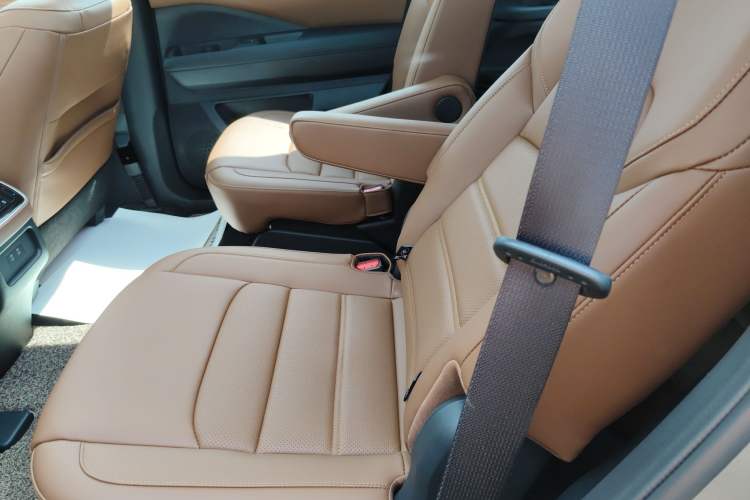 Used Nissan Pathfinder 2024 380 VC-TURBO Four-Wheel Drive Intelligent Driving Version 6 Seats Left Rear Seat