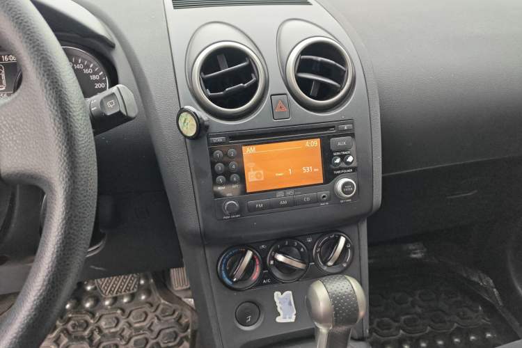 Used Nissan Qashqai 2011 2.0 XL Fire CVT 2WD Audio And AC Panel
