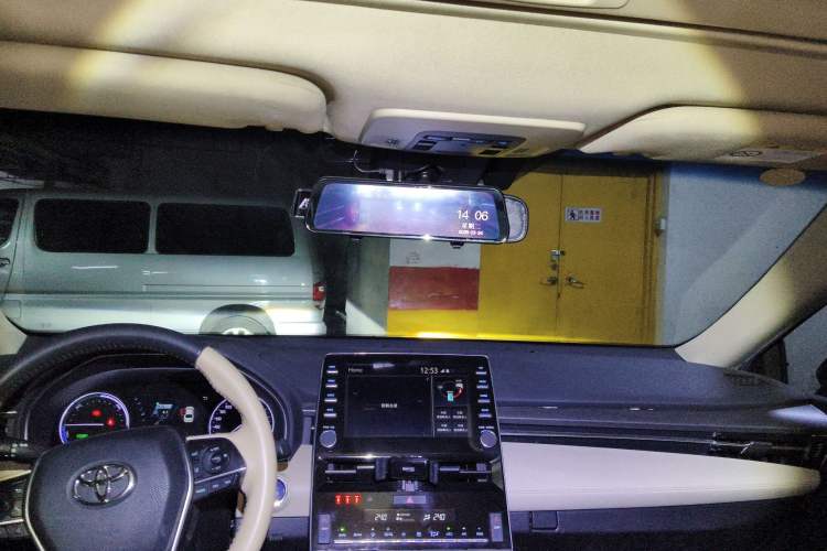 Used Toyota Avalon 2019 Dual-Engine 2.5L Luxury Edition China VI Standard